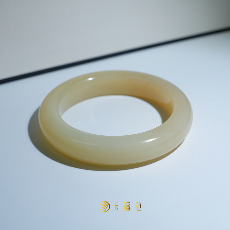 玉福堂 | 新疆和田玉且末满糖玉镯泥鳅背手镯57-59mm 浅蜂蜜糖