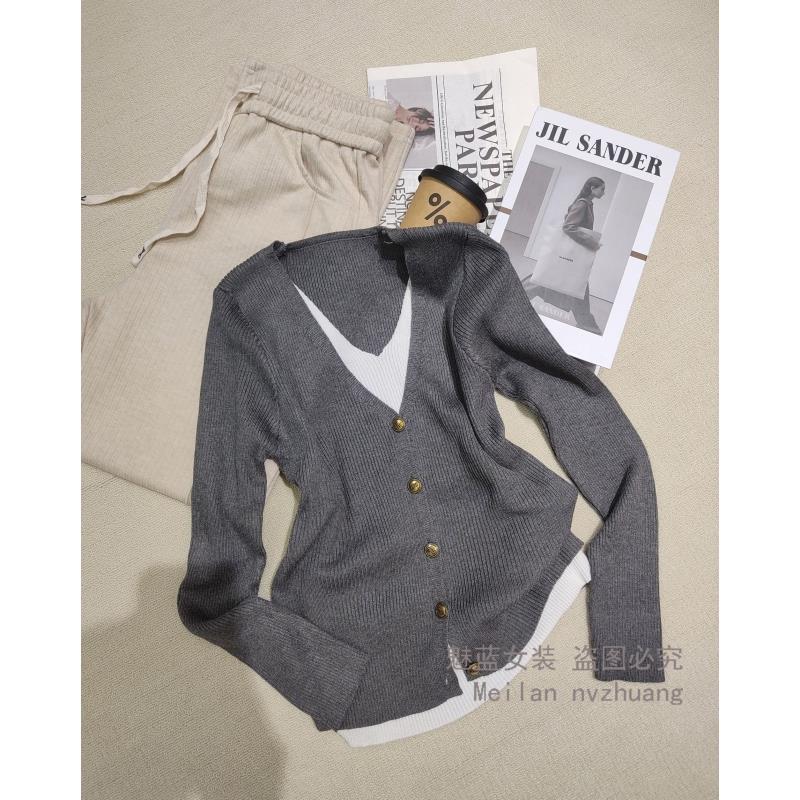 原搭2025年新款假两件V领别致洋气上衣女春季显瘦百搭针织衫XX530