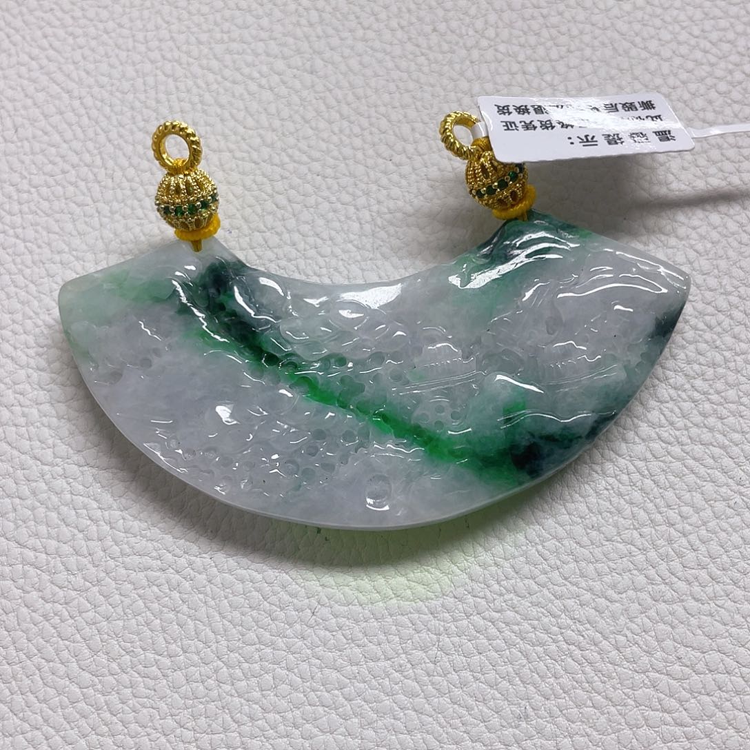 颈饰未镶嵌翡翠飘辣绿山水弯弯