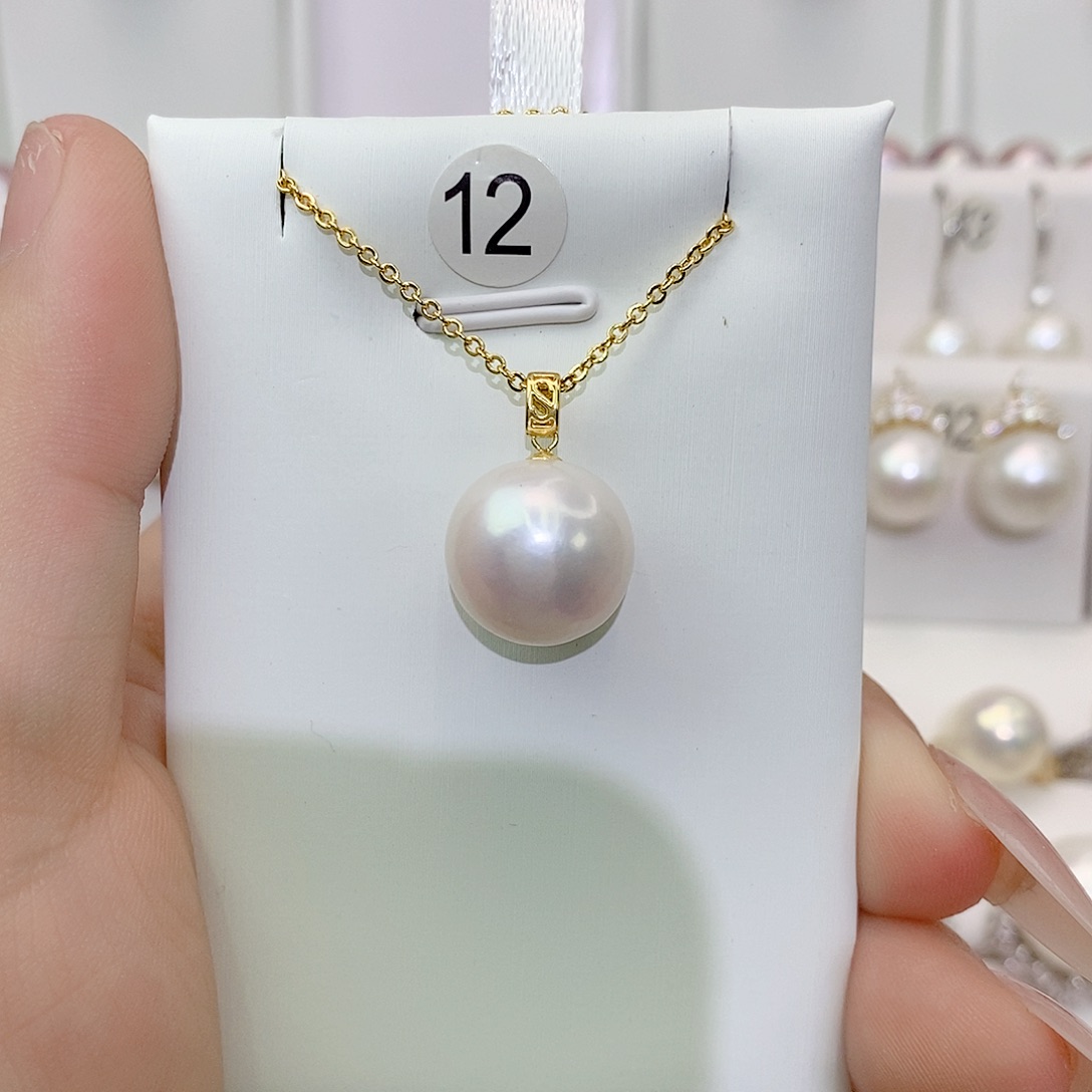 淡水珍珠颈饰18K金镶嵌