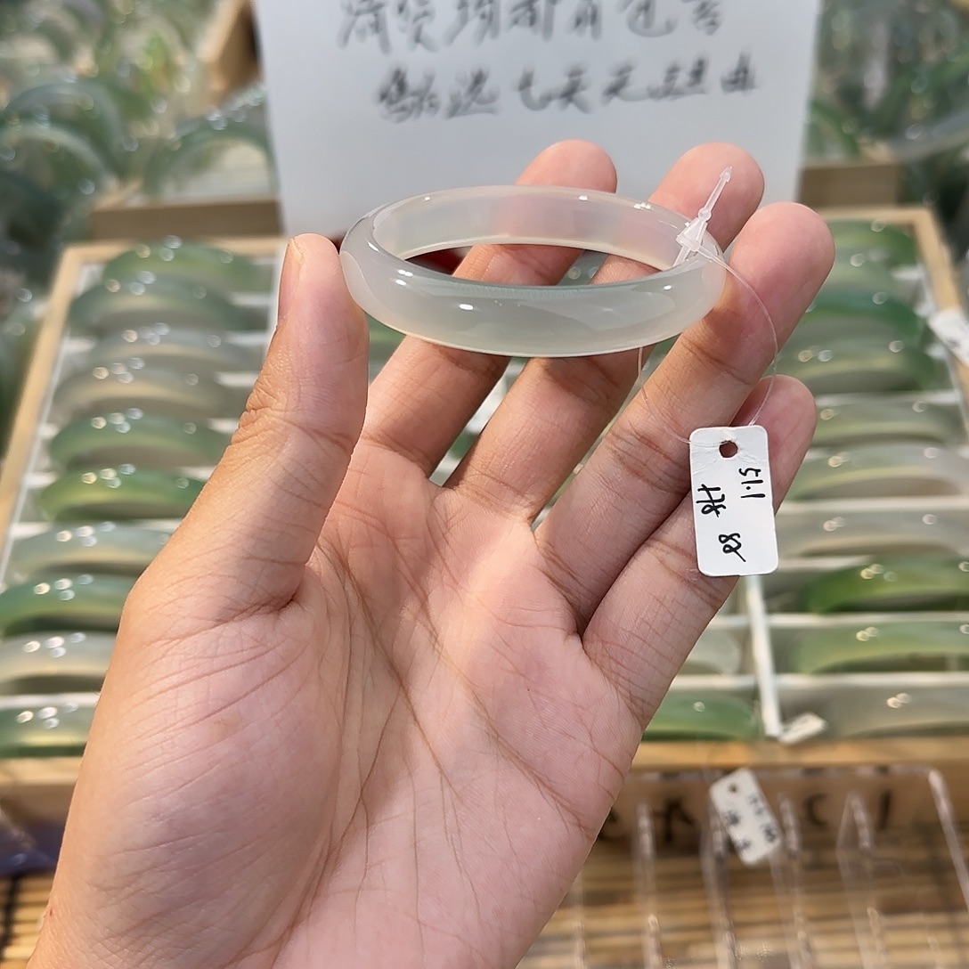 玛瑙/玉髓未镶嵌手镯圈口51.1