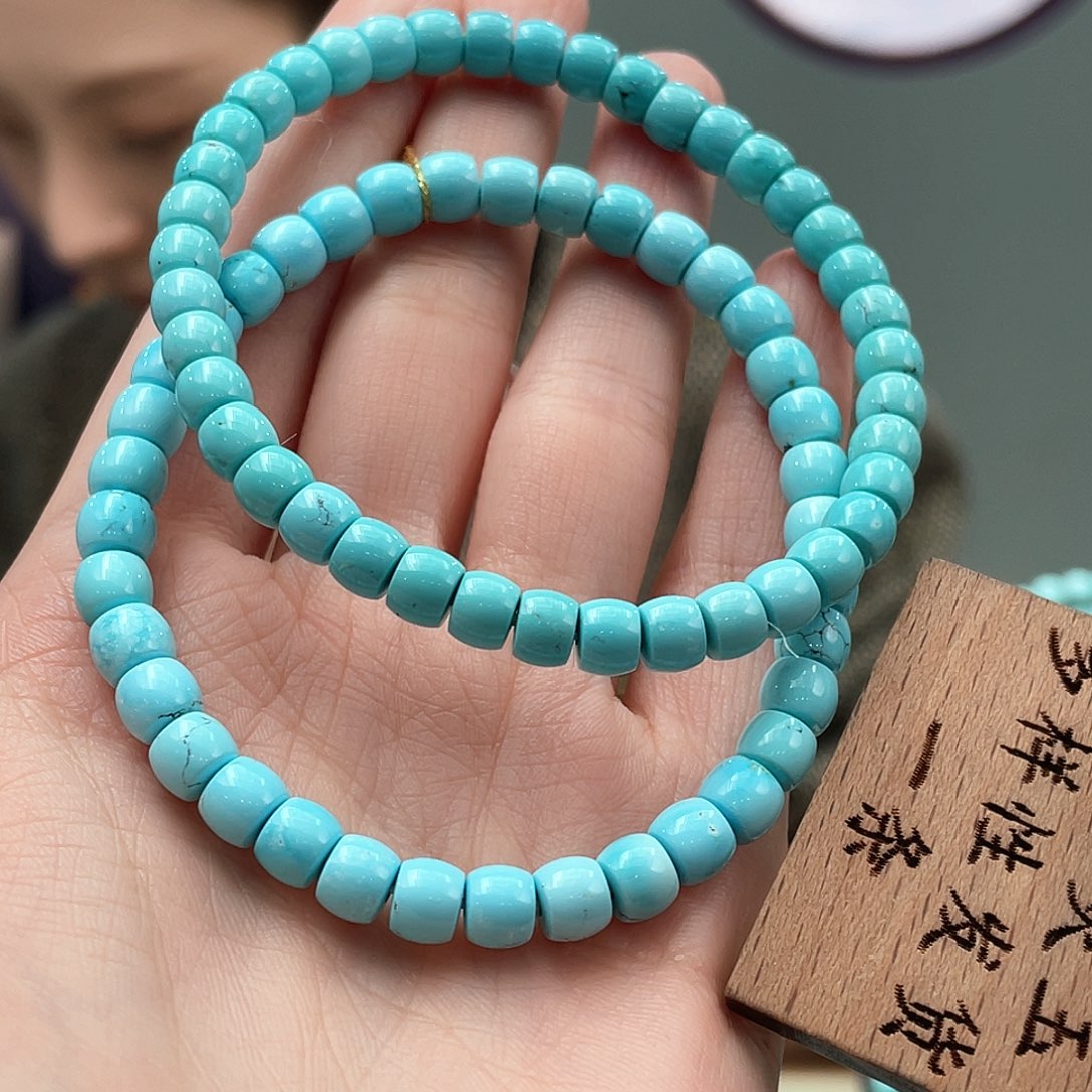 绿松石未镶嵌颈饰