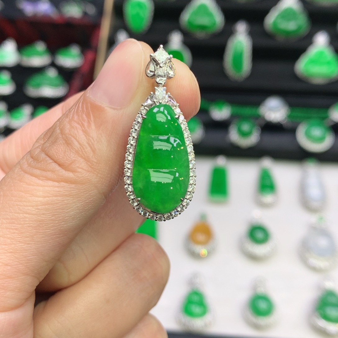 翡翠18K金镶嵌吊坠(不含链)