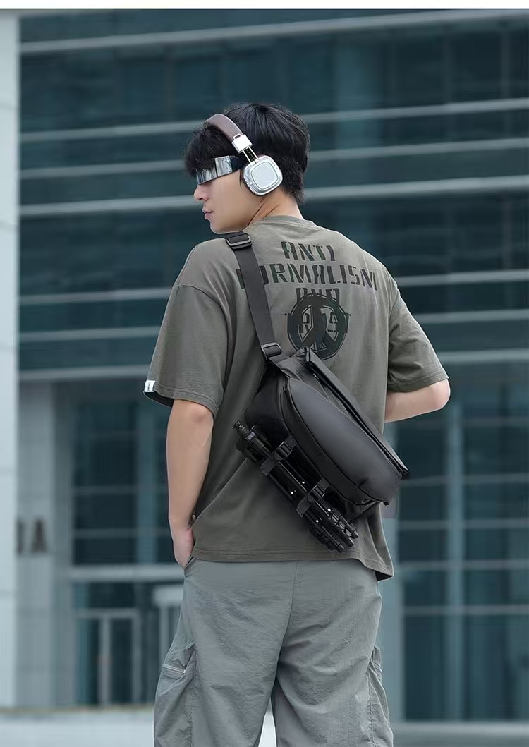 腰包潮流胸包男士个性可调节单根骑行邮差拼接耐磨