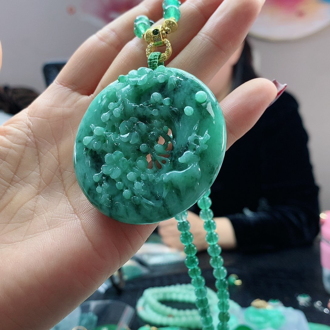 【闪购商品】翡翠吊坠(赠链)未镶嵌