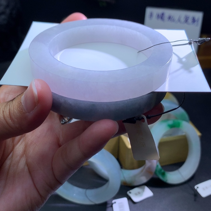 定制翡翠未镶嵌翡翠手镯