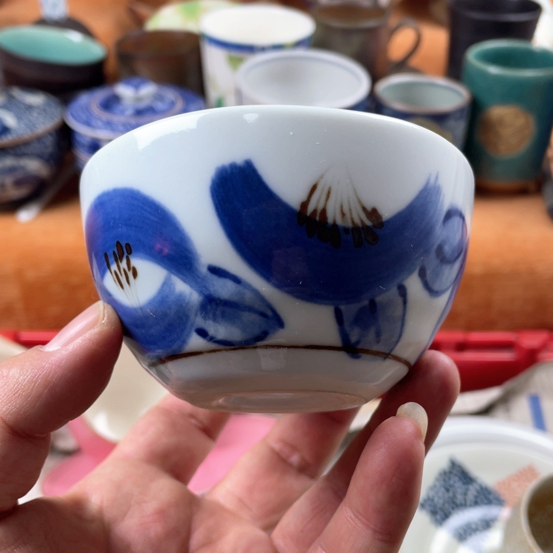 杯子。                  