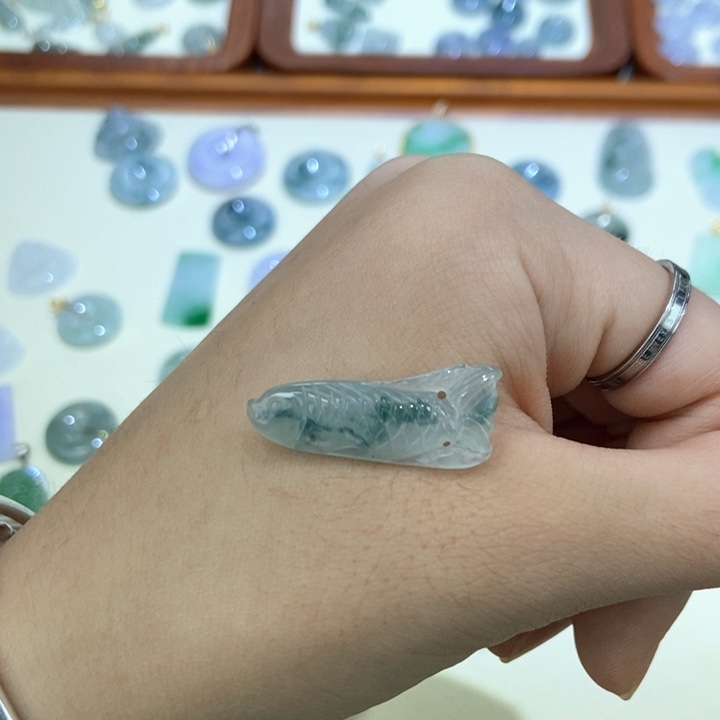 颈饰未镶嵌翡翠鱼