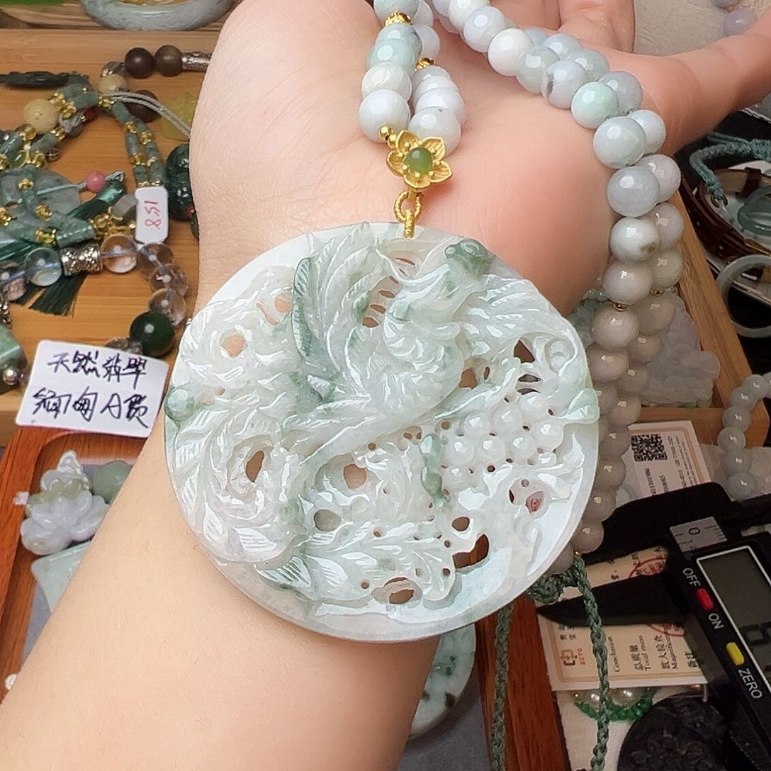翡翠吊坠(赠链)未镶嵌吊坠24
