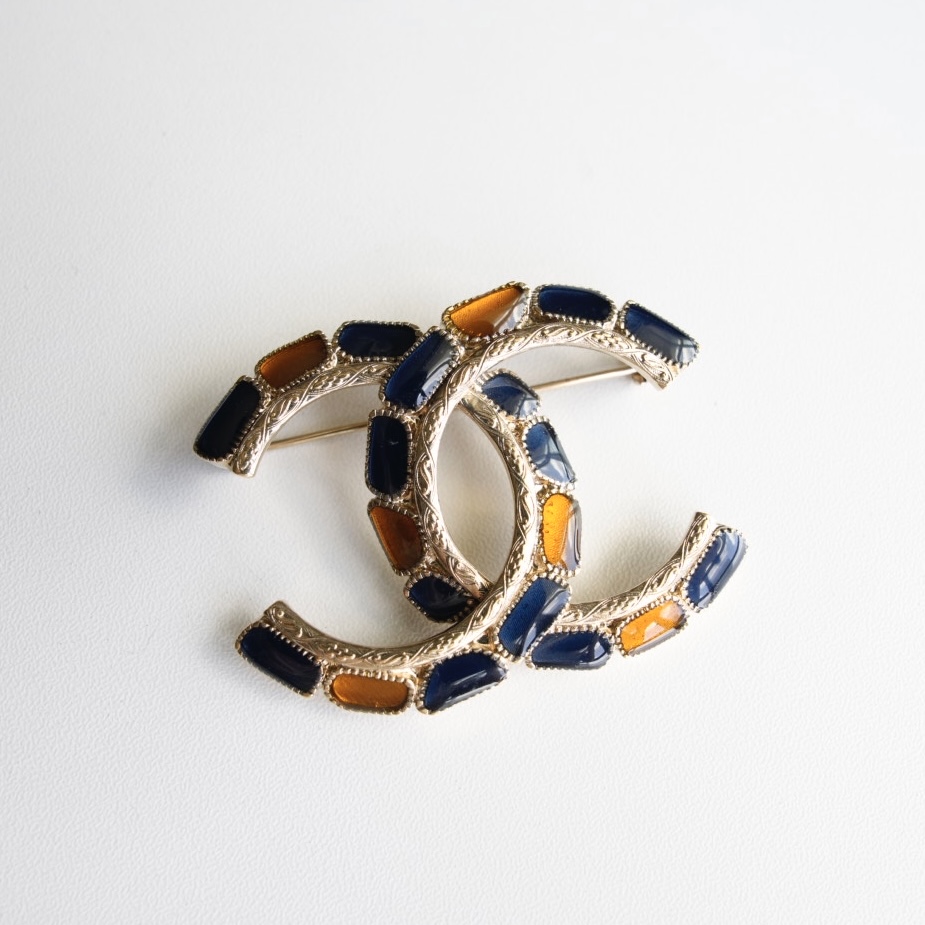 Chanel 多色琉璃珐琅双C胸针