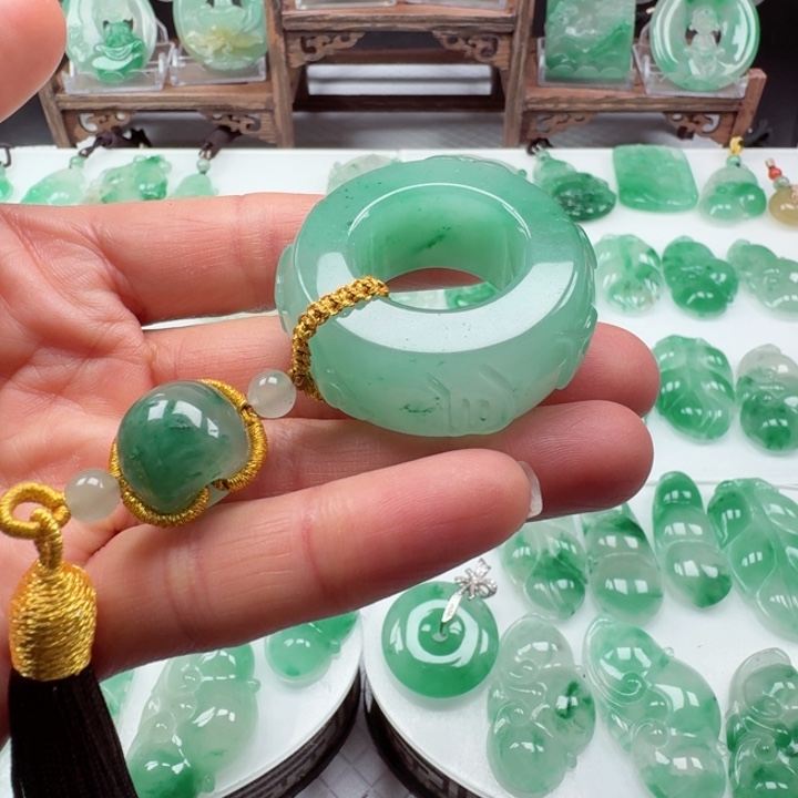 石英质玉颈饰未镶嵌扶***舒