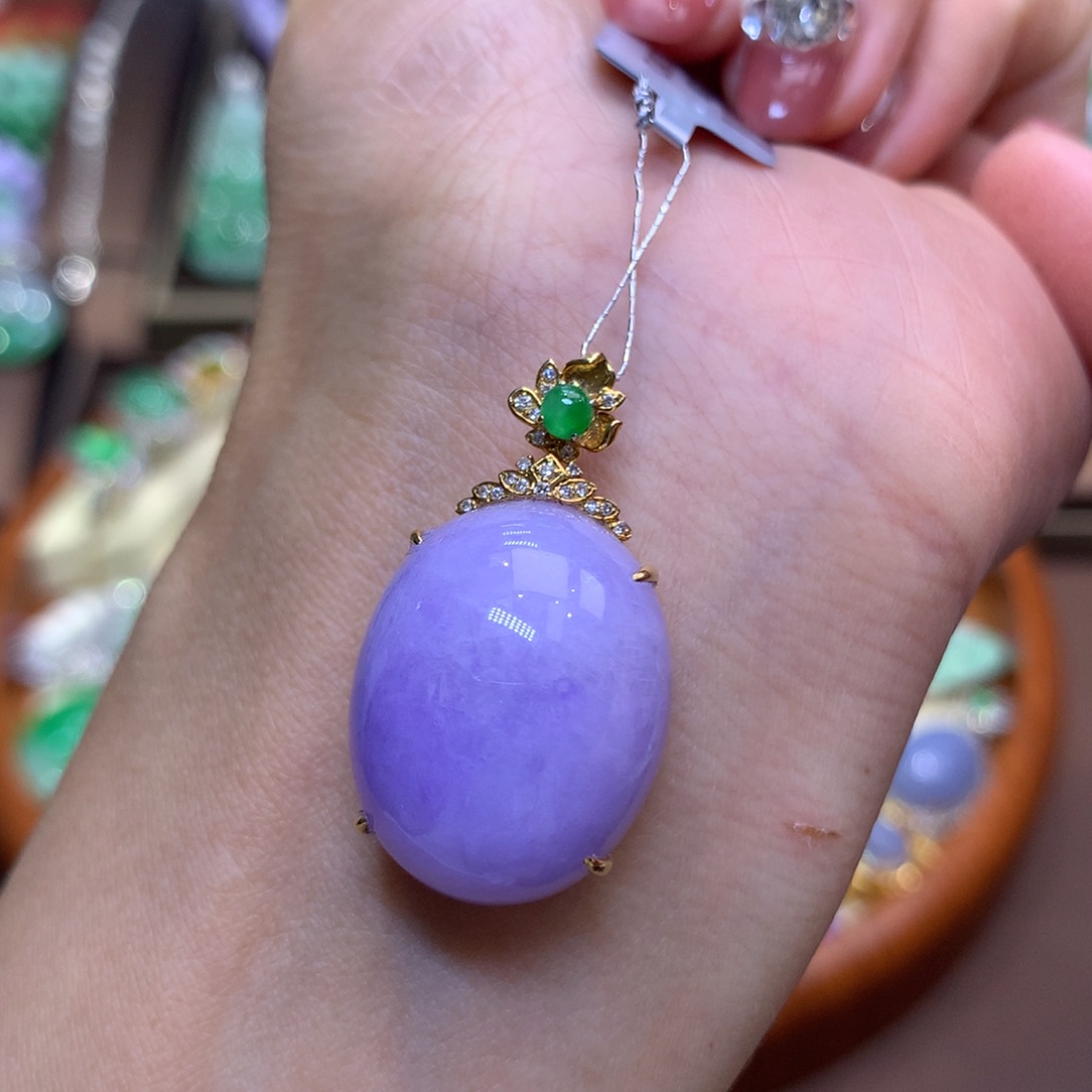 翡翠18K金镶嵌颈饰