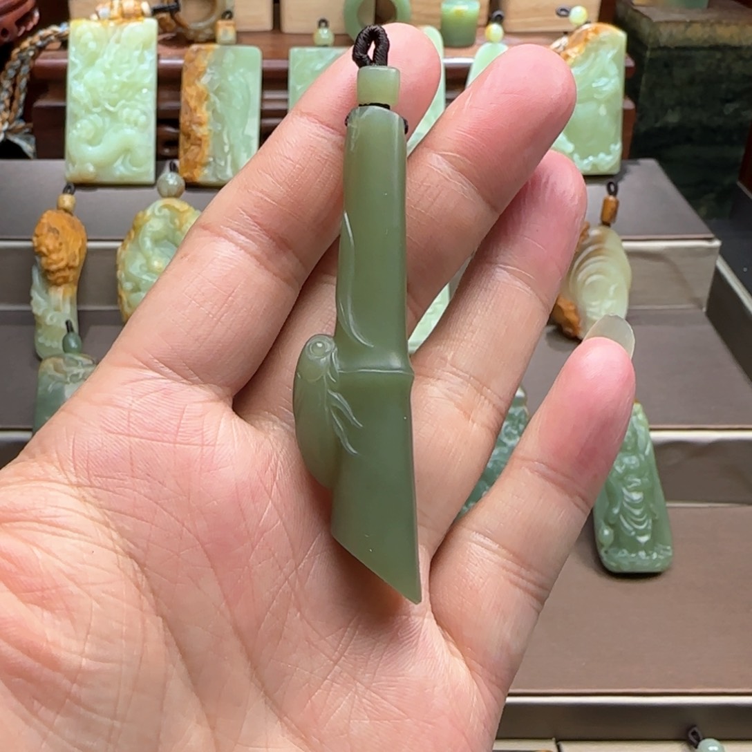 岫岩老玉（透闪石质玉）挂件未镶嵌