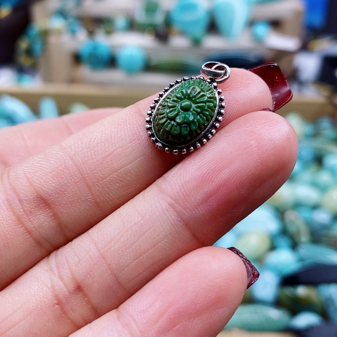 南红玛瑙颈饰未镶嵌