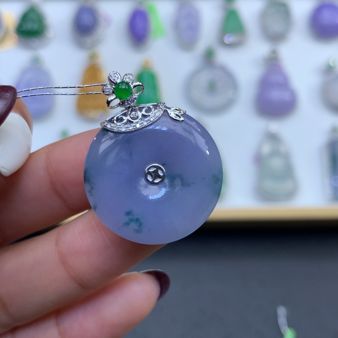 翡翠18K金镶嵌颈饰