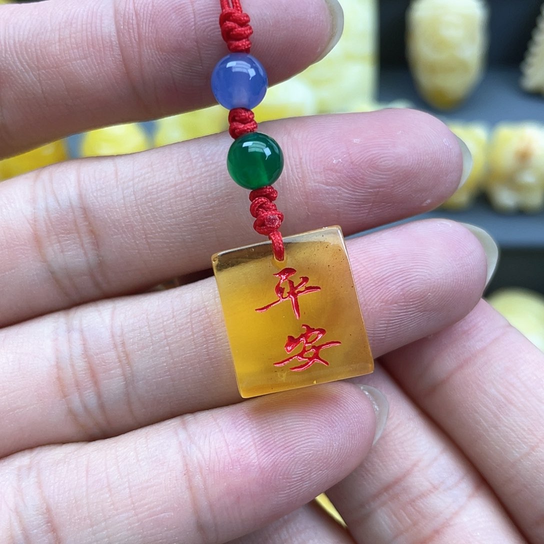 琥珀裸石未镶嵌蜜蜡