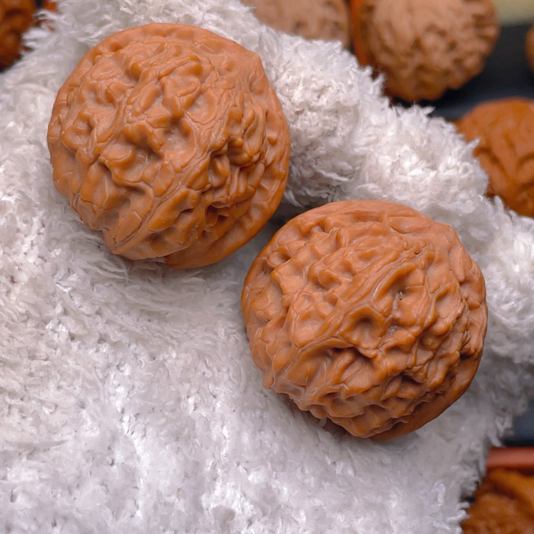 文玩核桃把件40肚延庆元宝