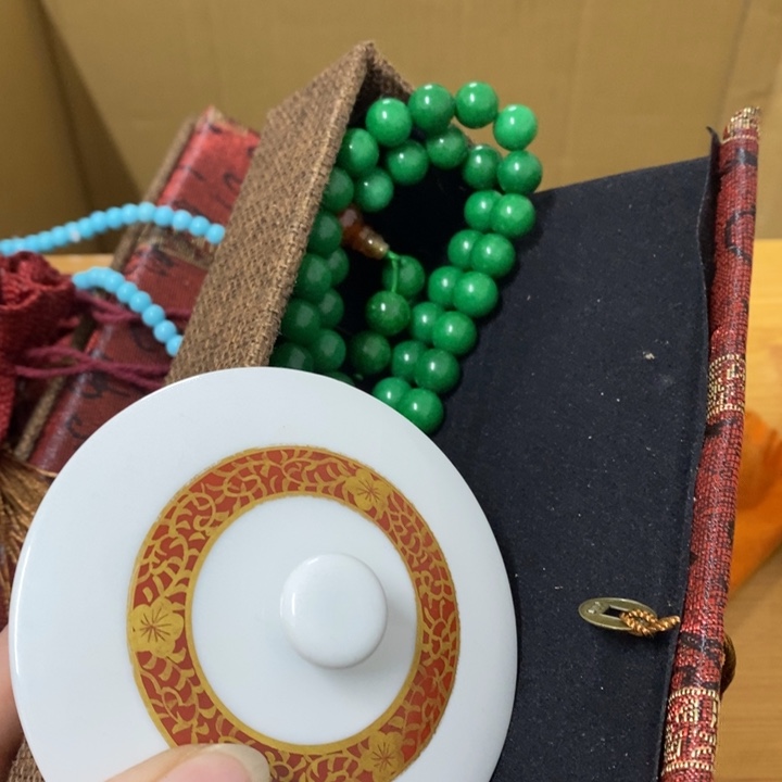 瓷片哈中古工艺品一件