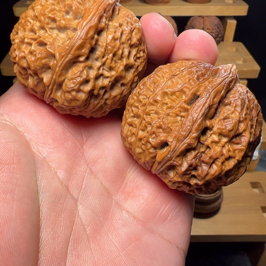 文玩核桃吊坠蚂蚁纹铁狮子45mm