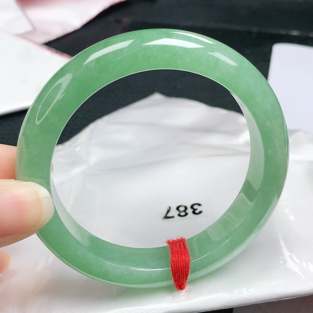 翡翠手镯未镶嵌正