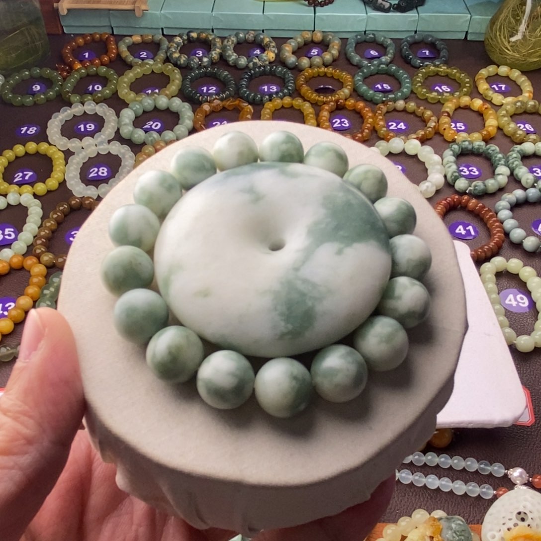 蛇纹石玉手串未镶嵌抖**哇