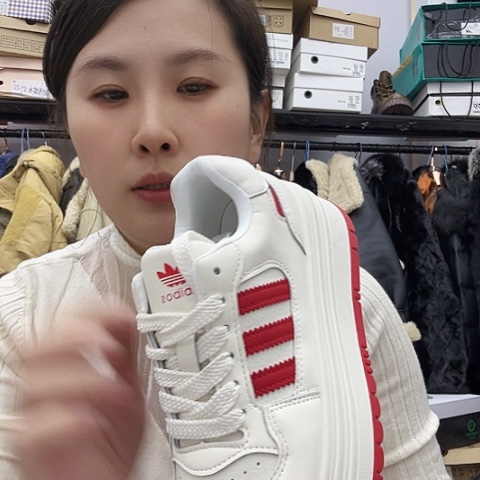 女士也牌红色36板鞋