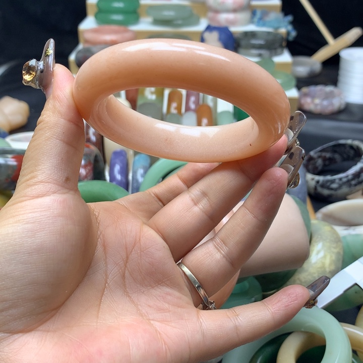 未镶嵌手镯石英质玉?****?