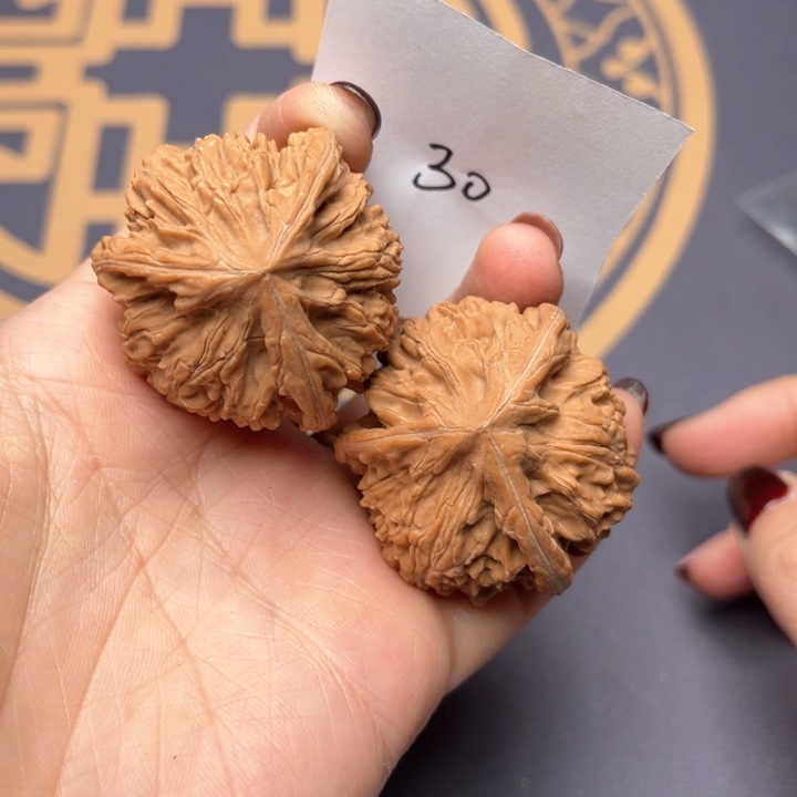 文玩核桃把件40文山三棱