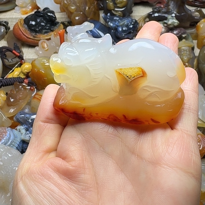 东***雨玛瑙/玉髓未镶嵌饰品