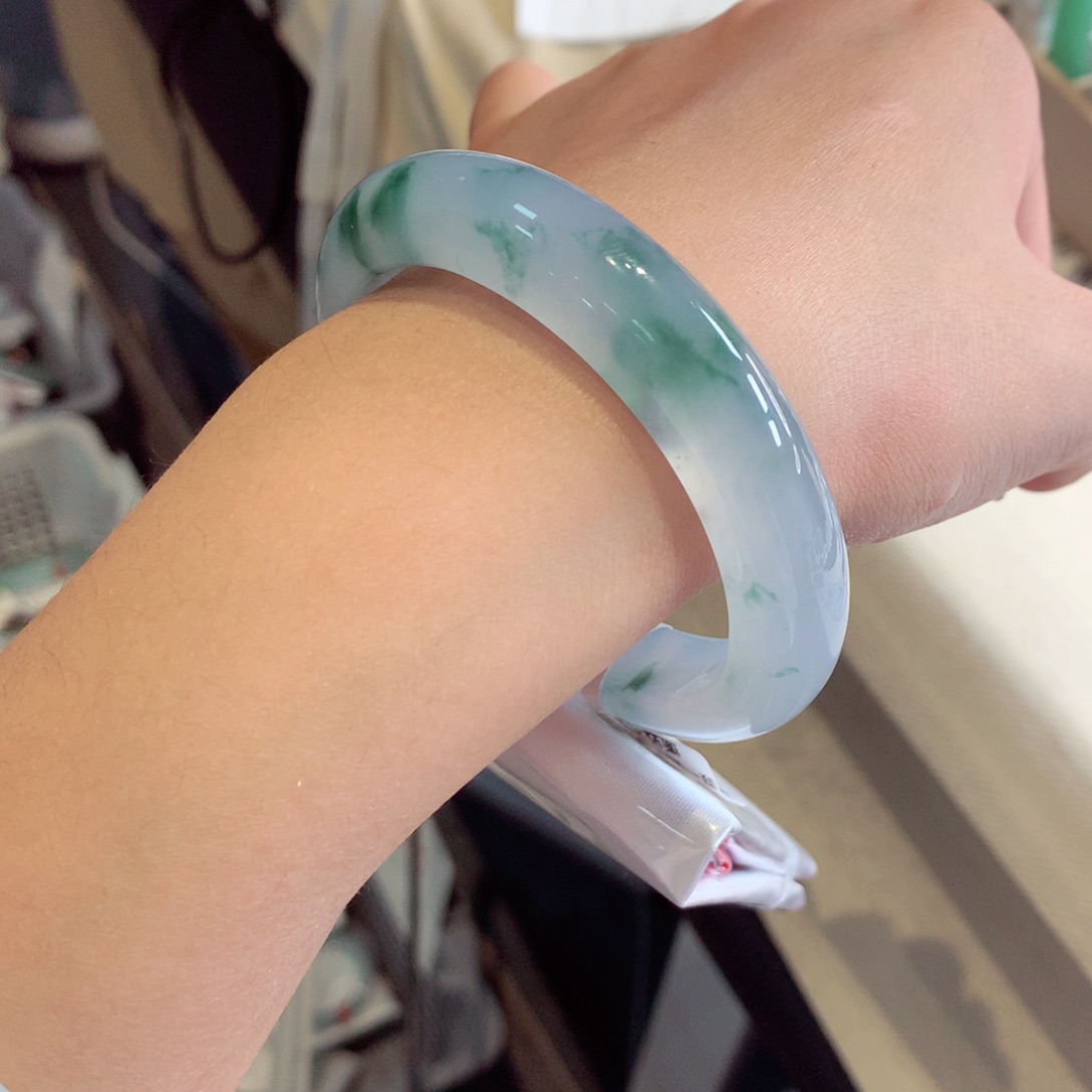 翡翠手镯未镶嵌45正圈77