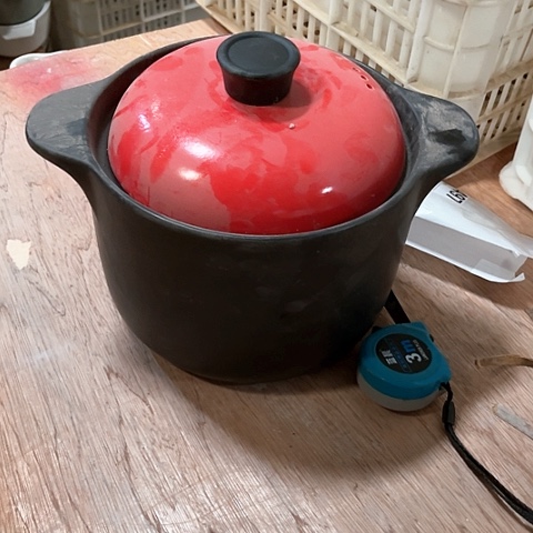 微瑕，明火，口径22厘米，高度15带盖子，3.5L变形针孔