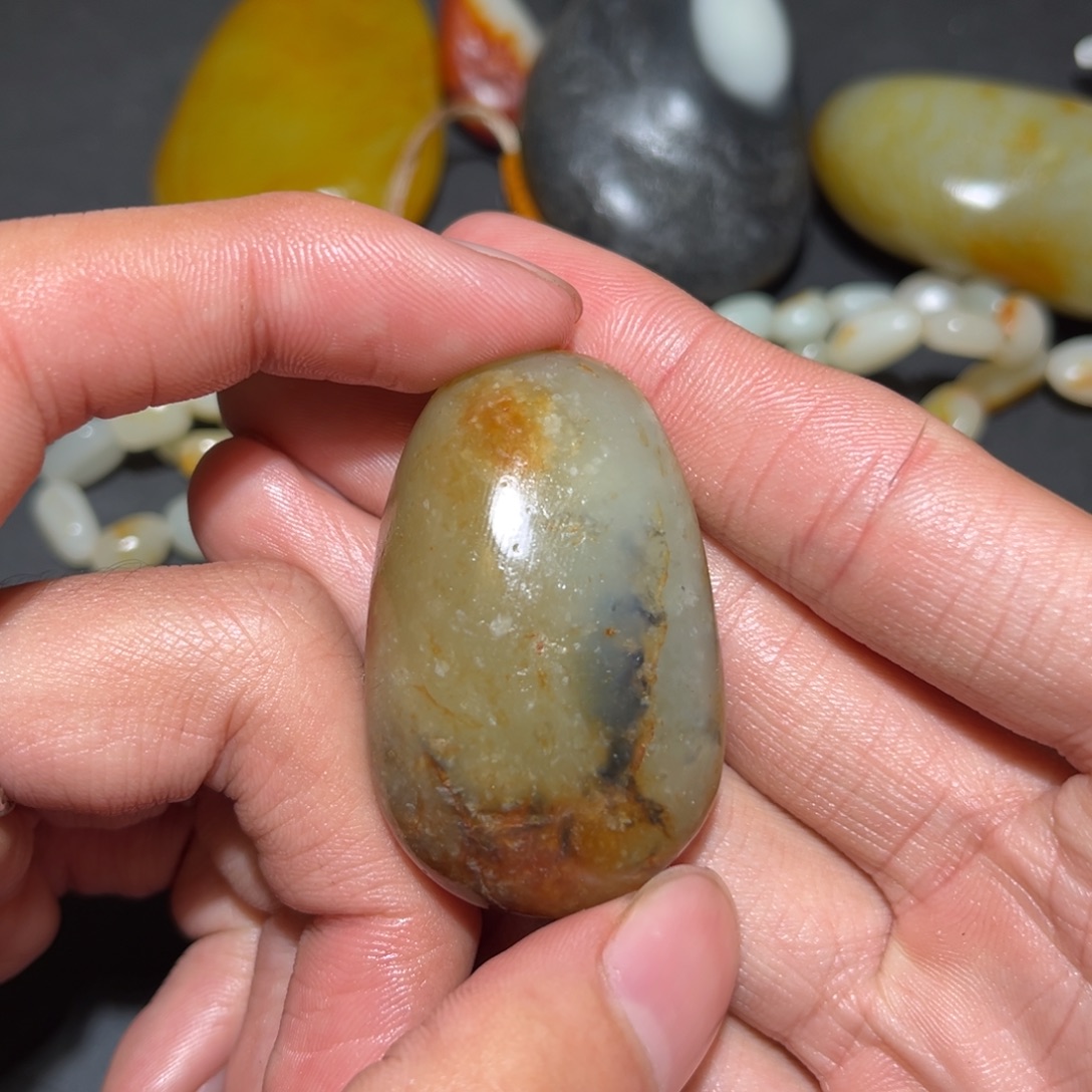 和田玉未镶嵌珠宝奇石