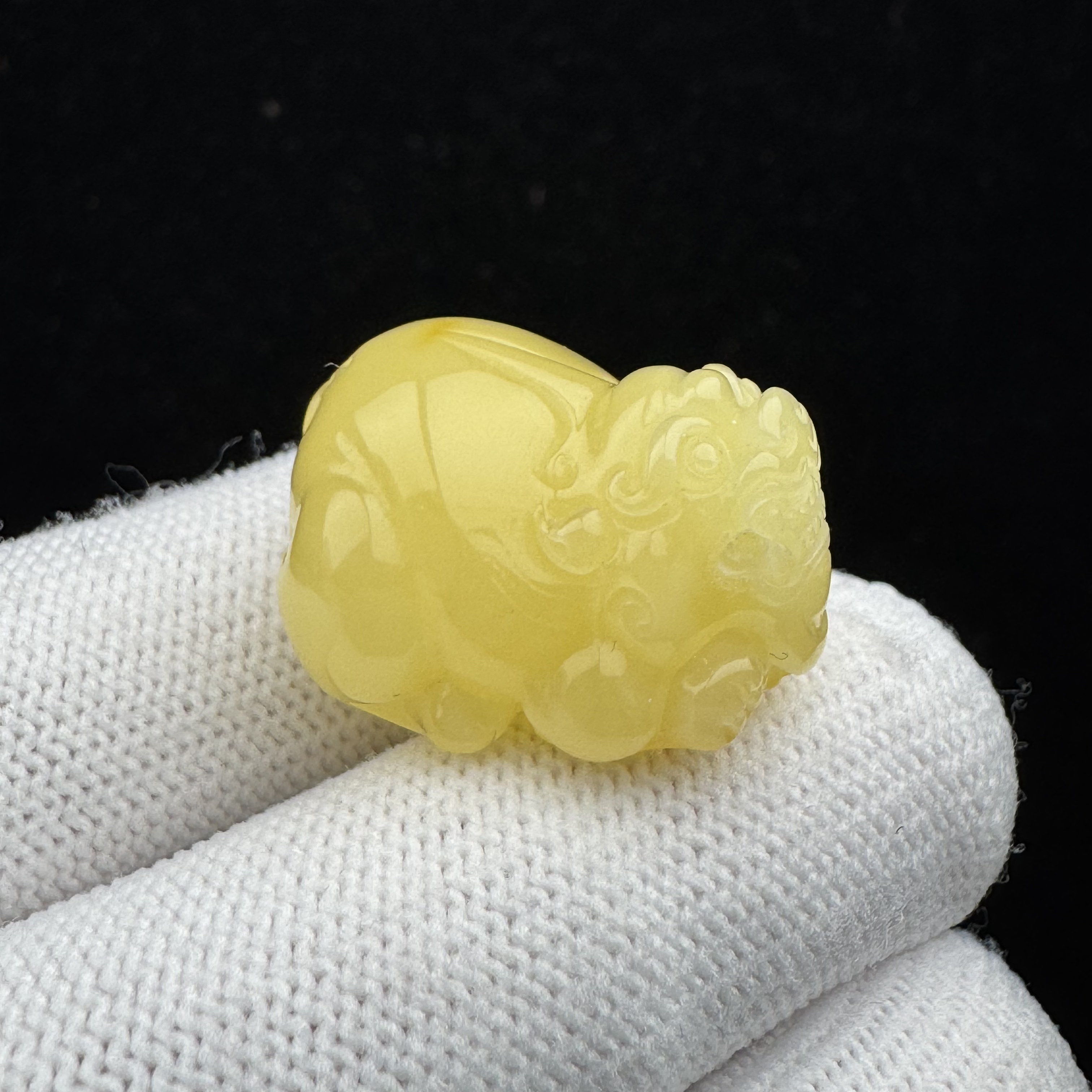 M4045 天然蜜蜡 雕刻貔貅 20*23.5*15.7mm支持鉴定 假一罚四