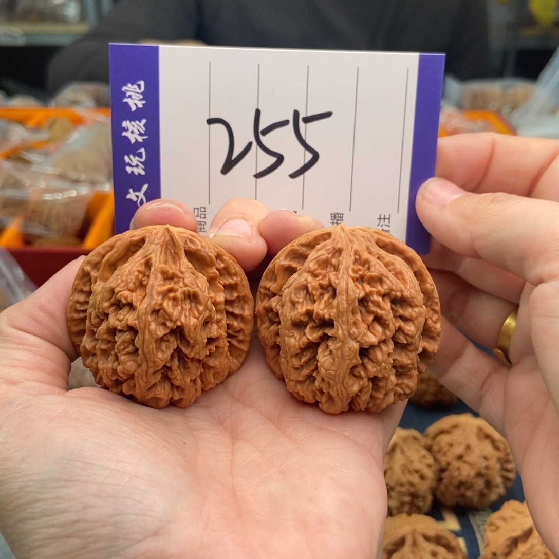 文玩核桃吊坠43粗筋