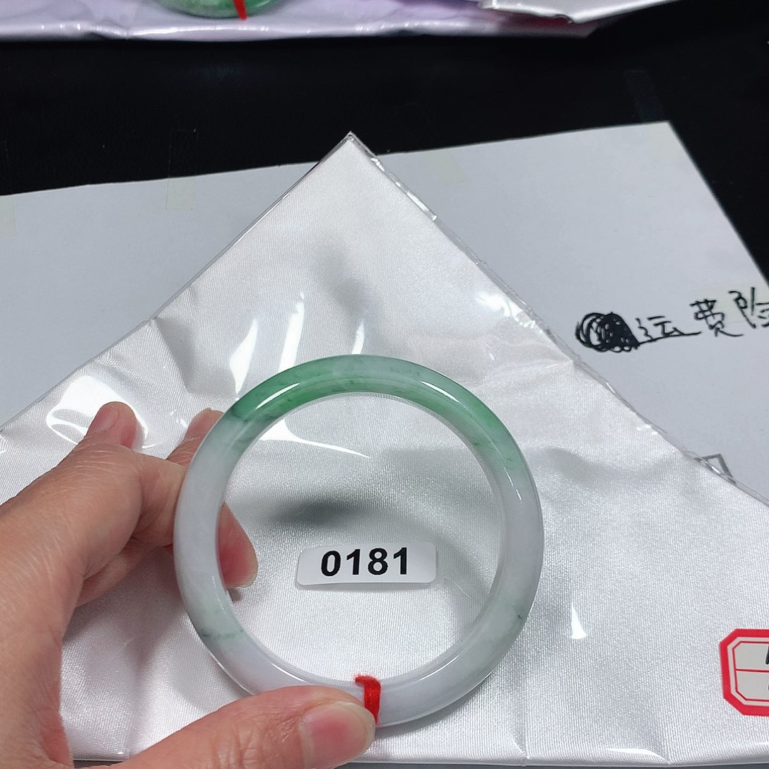 翡翠手镯未镶嵌天然翡翠手镯A价缅甸