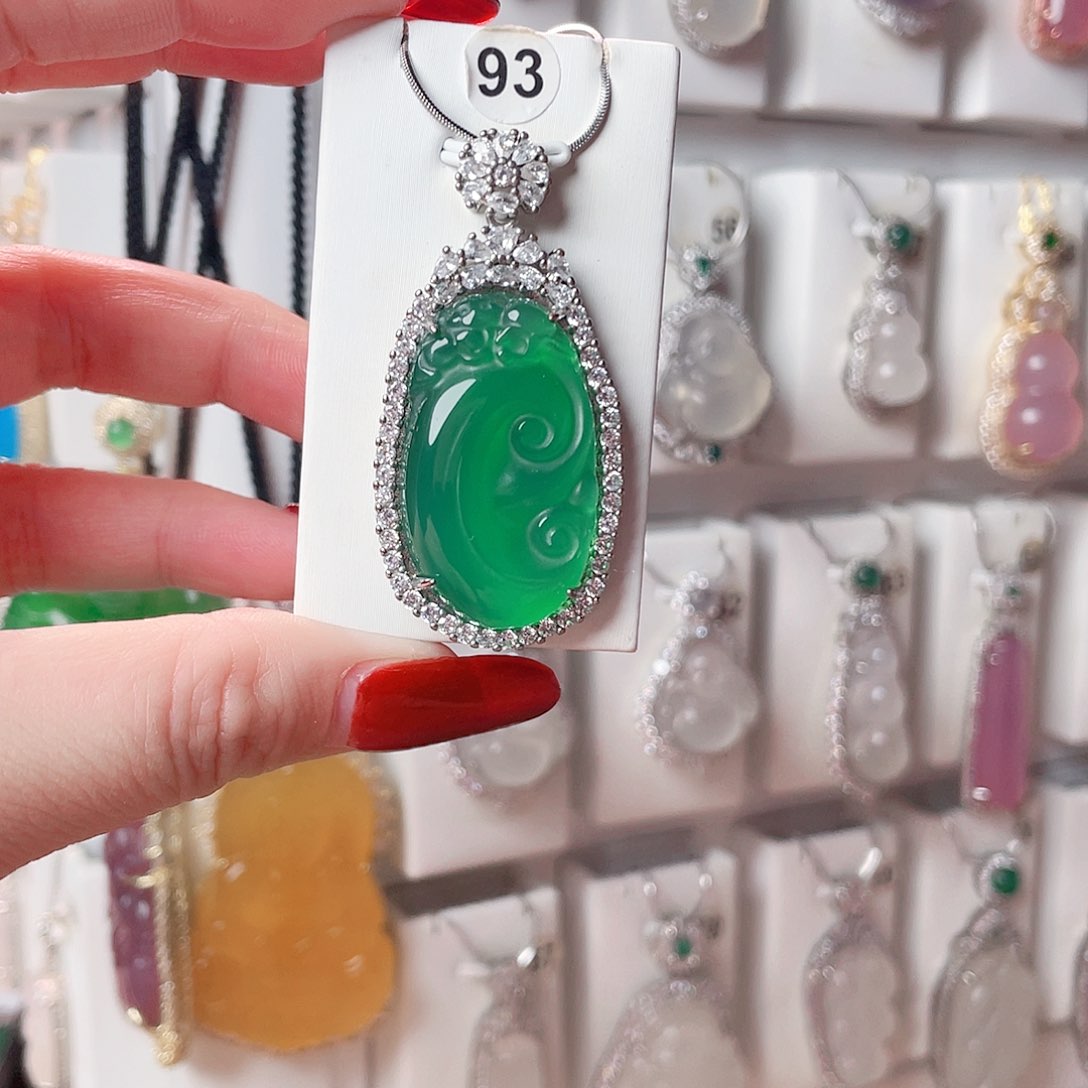 玛瑙/玉髓吊坠(赠链)未镶嵌