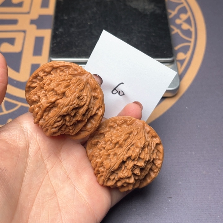 文玩核桃把件46四座楼 60号