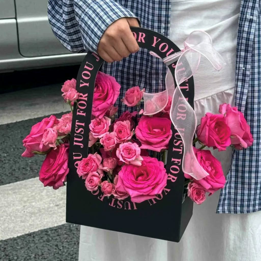 请查收你的礼物❤【就在一起吧】苏菲宝贝玫瑰手提礼盒送女生朋友闺蜜爱人小时达鲜花店同城送花免费配送