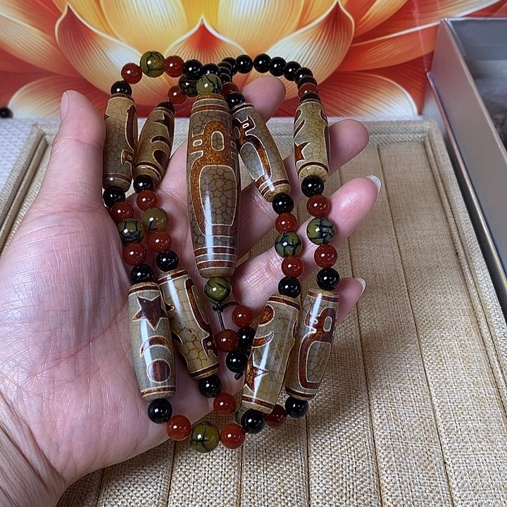 玛瑙/玉髓颈饰未镶嵌