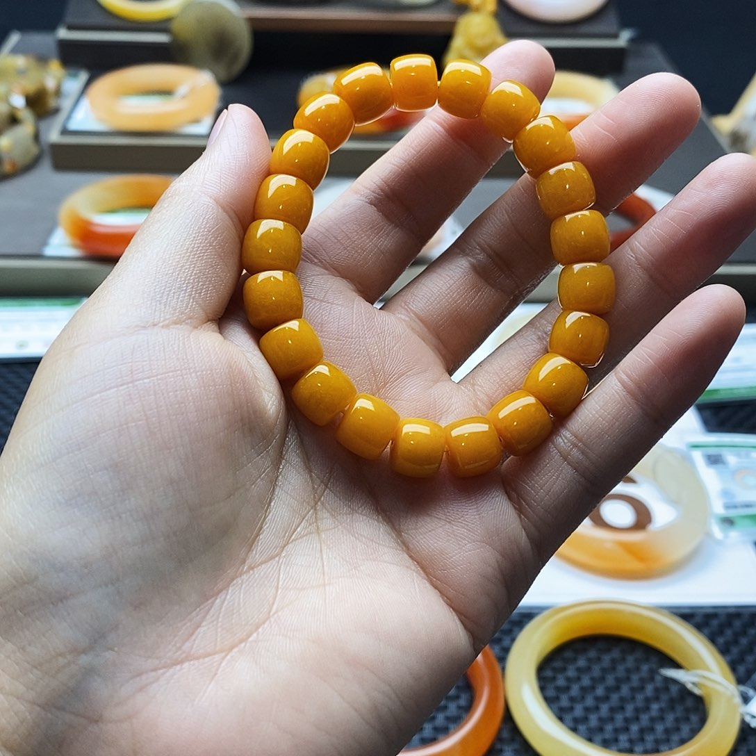 ***石英质玉（黄龙玉）未镶嵌手镯