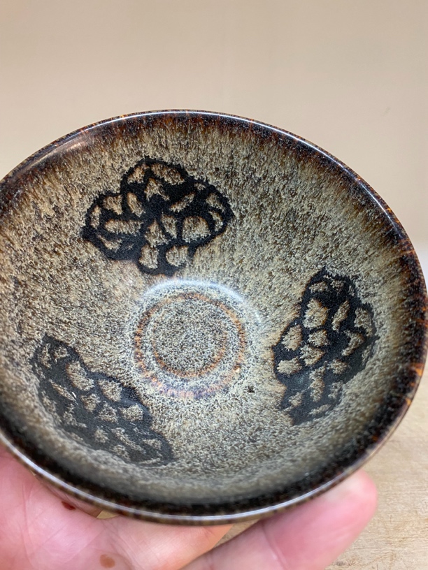 吉州窑，剪纸贴花茶盏。