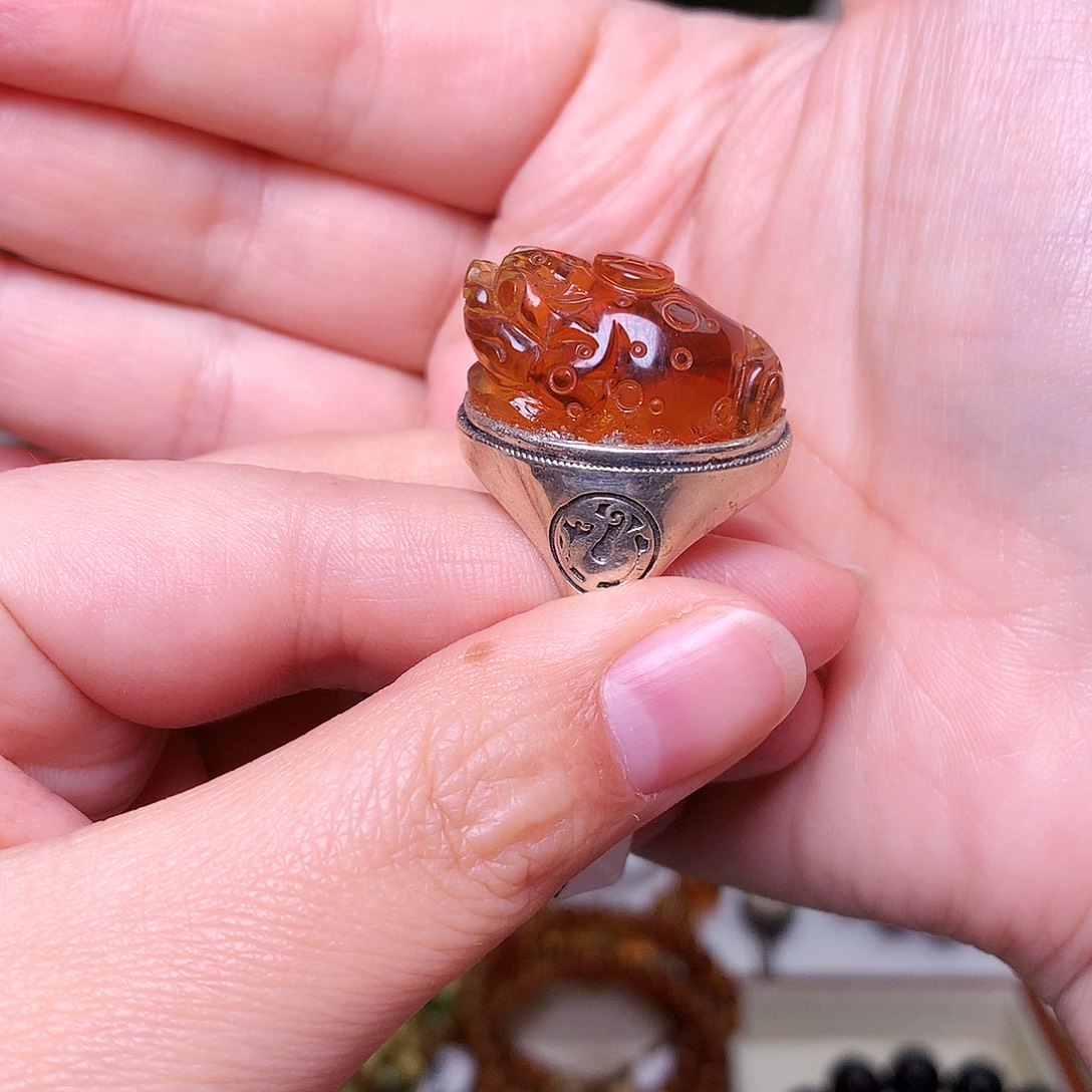 牛***！琥珀未镶嵌裸石抚顺琥珀-473