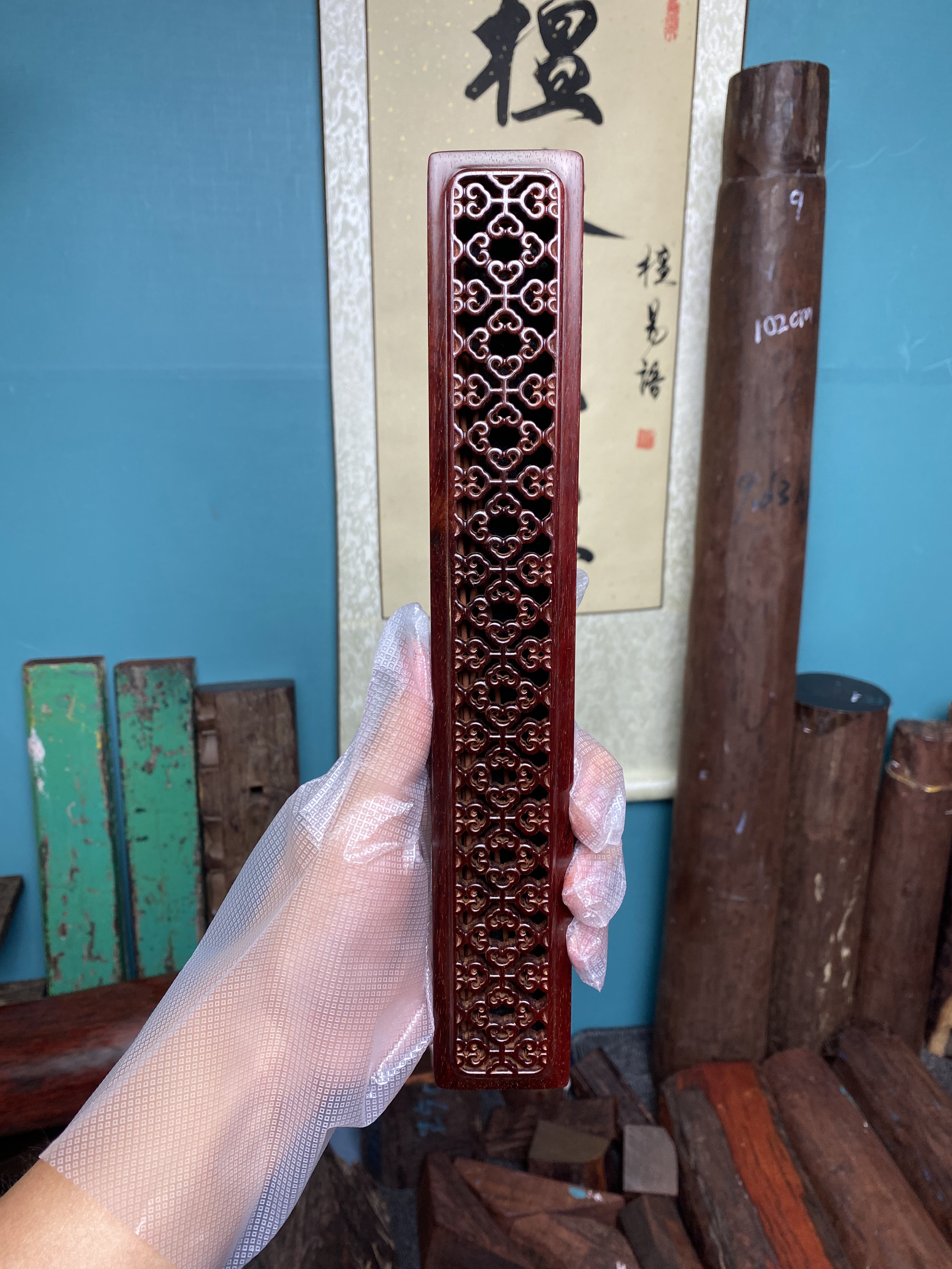 檀香紫檀镂空卧香盒