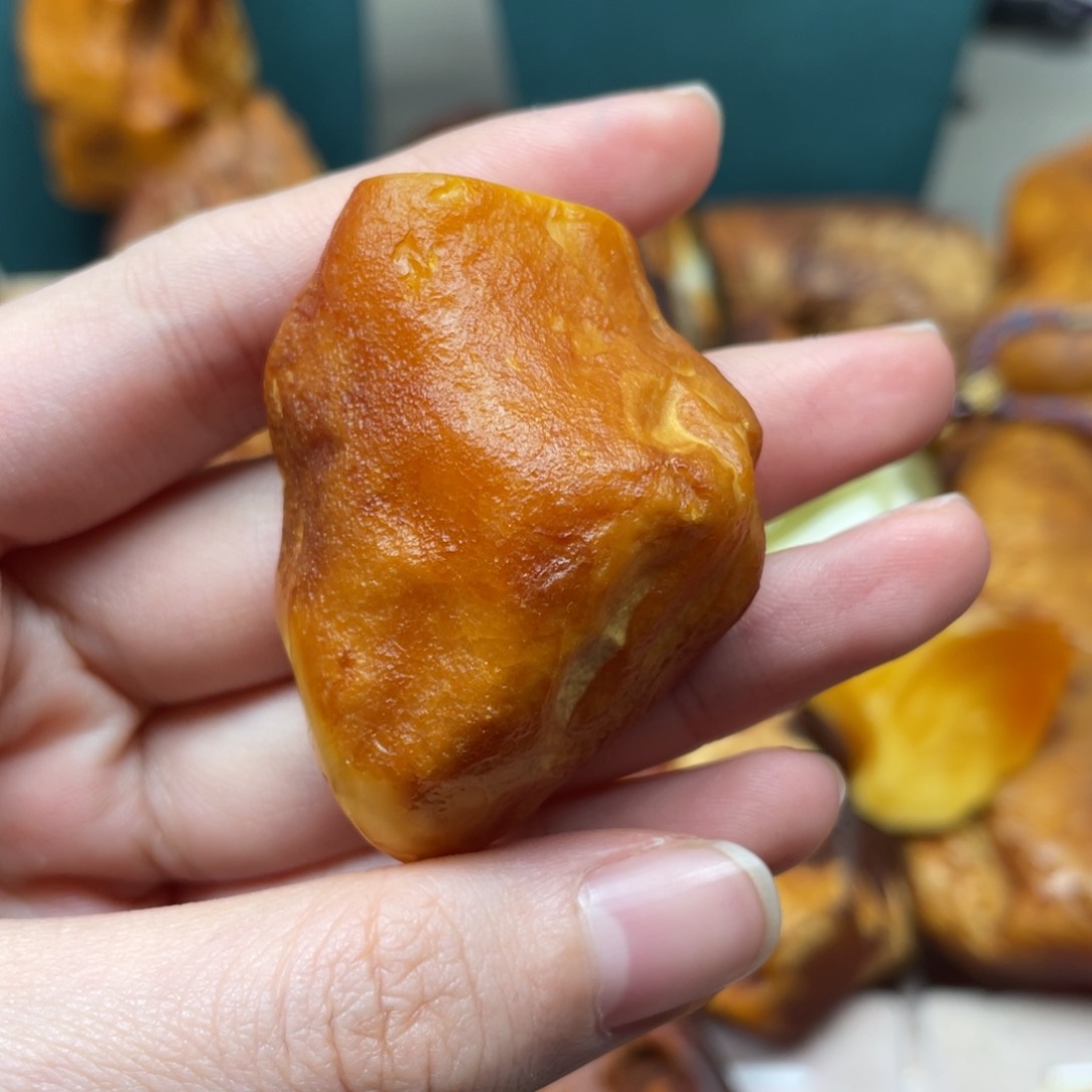 琥珀珠宝奇石未镶嵌