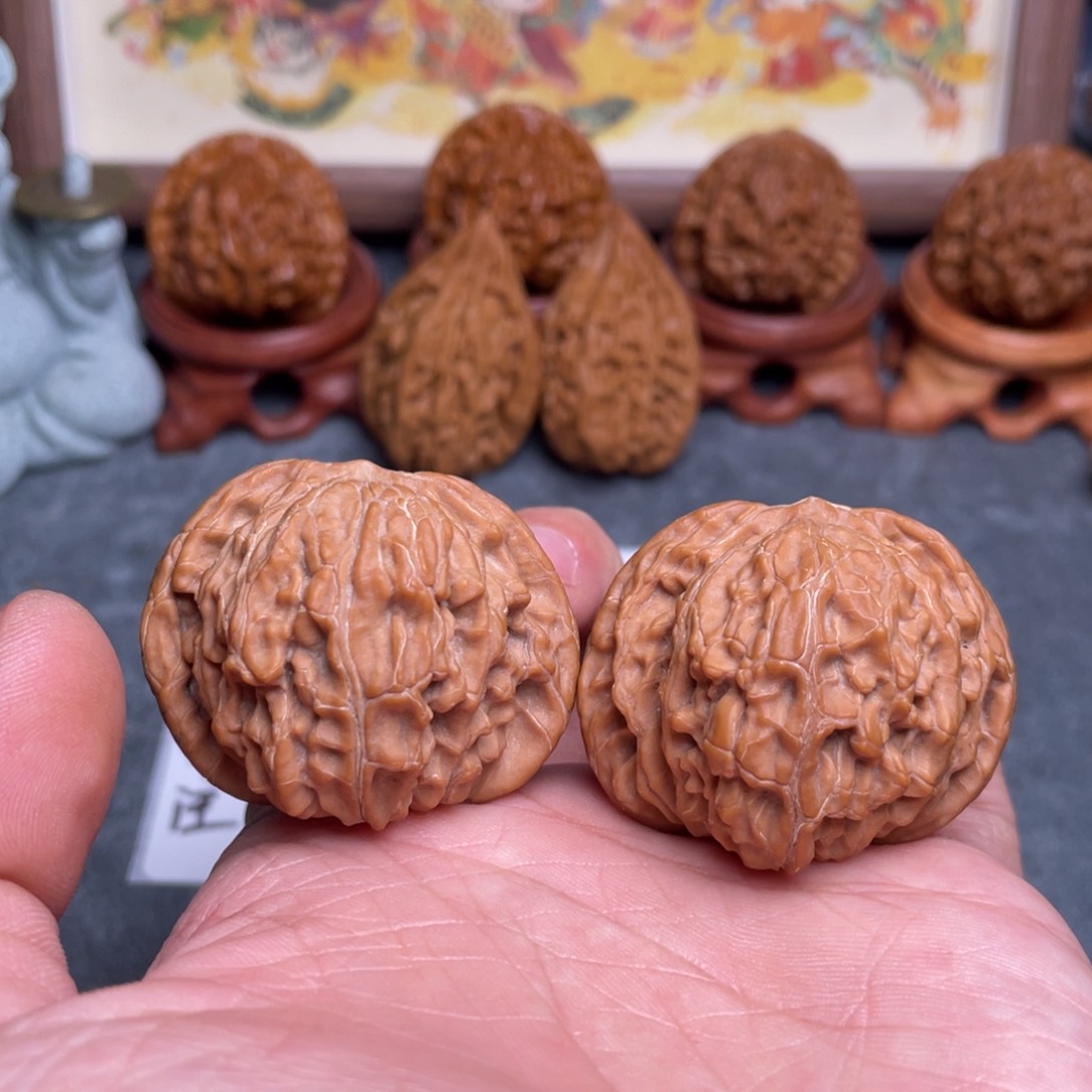 文玩核桃吊坠?*42全品房山水晶磨