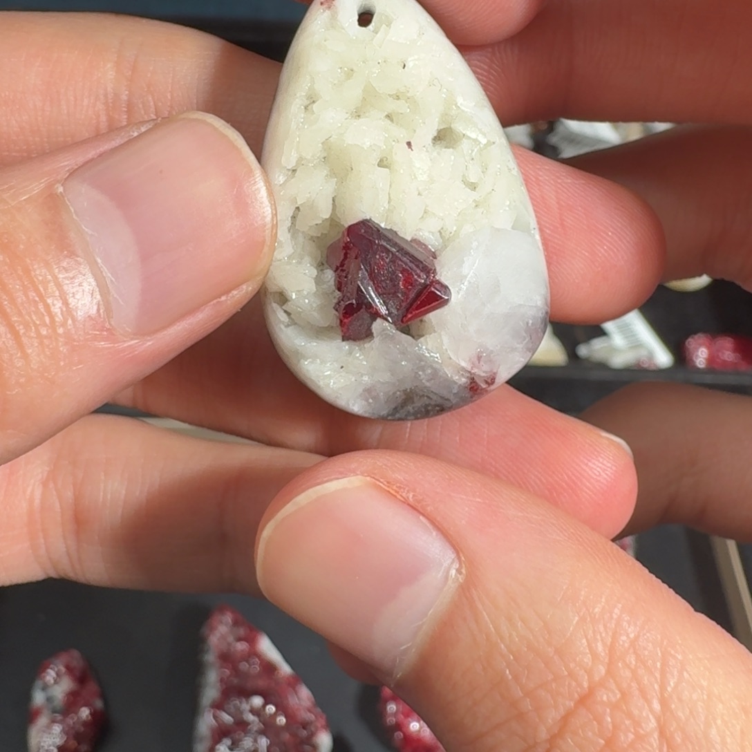 天然辰砂朱砂吊坠