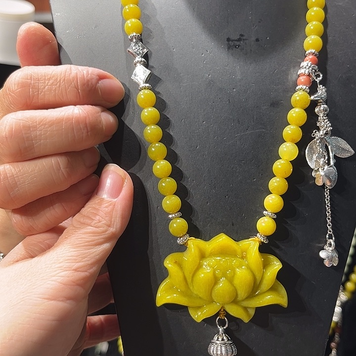 颈饰未镶嵌和田玉