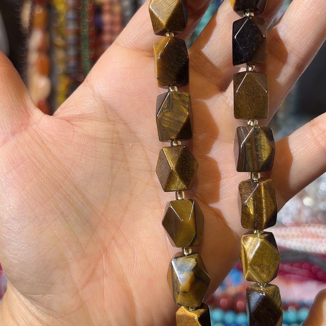 玛瑙/玉髓未镶嵌珠宝半成品虎眼卡14一条