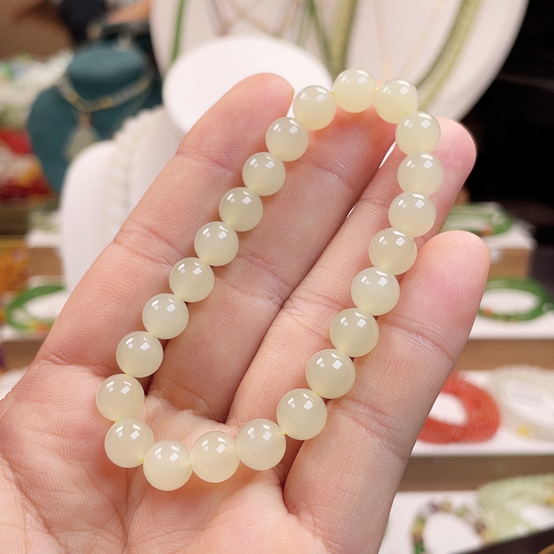 和田玉手链未镶嵌雪**姐8