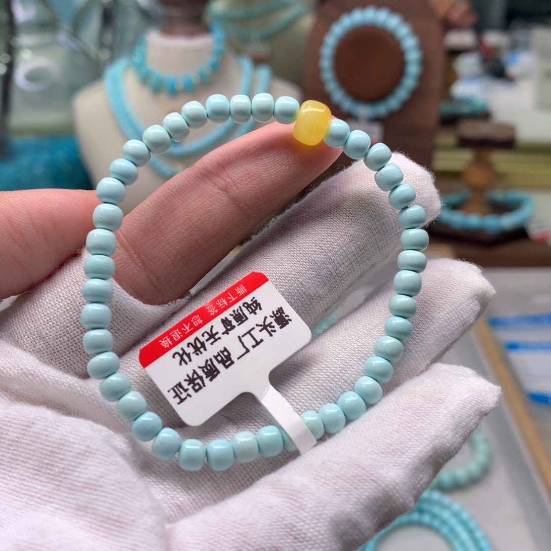 绿松石配饰未镶嵌